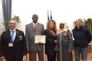 Madame MAROUN Maire Remise Médaille Famille Aulnay UDAF 93