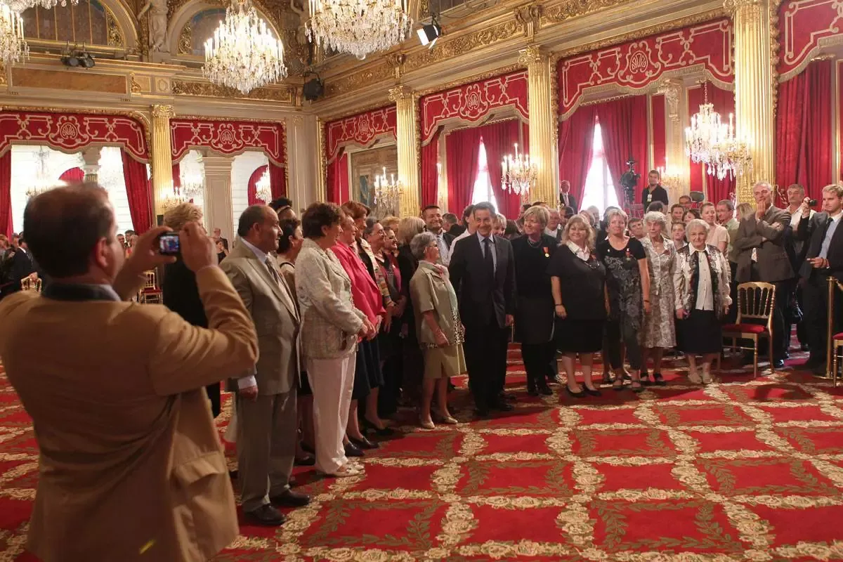 Prestations et droits des familles 2 MED-FAM-Elysée-2011-3-1200