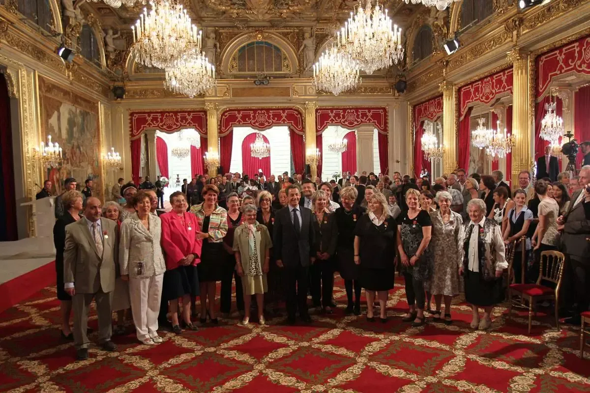 Prestations et droits des familles 4 MED-FAM-Elysée-2011-5-1200